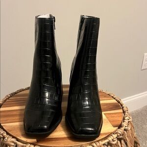 Crown & Ivy Black Croc-Patterned Ankle Boots